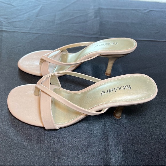 Simple Classy Neutral Fabulaire Heels - Picture 5 of 7